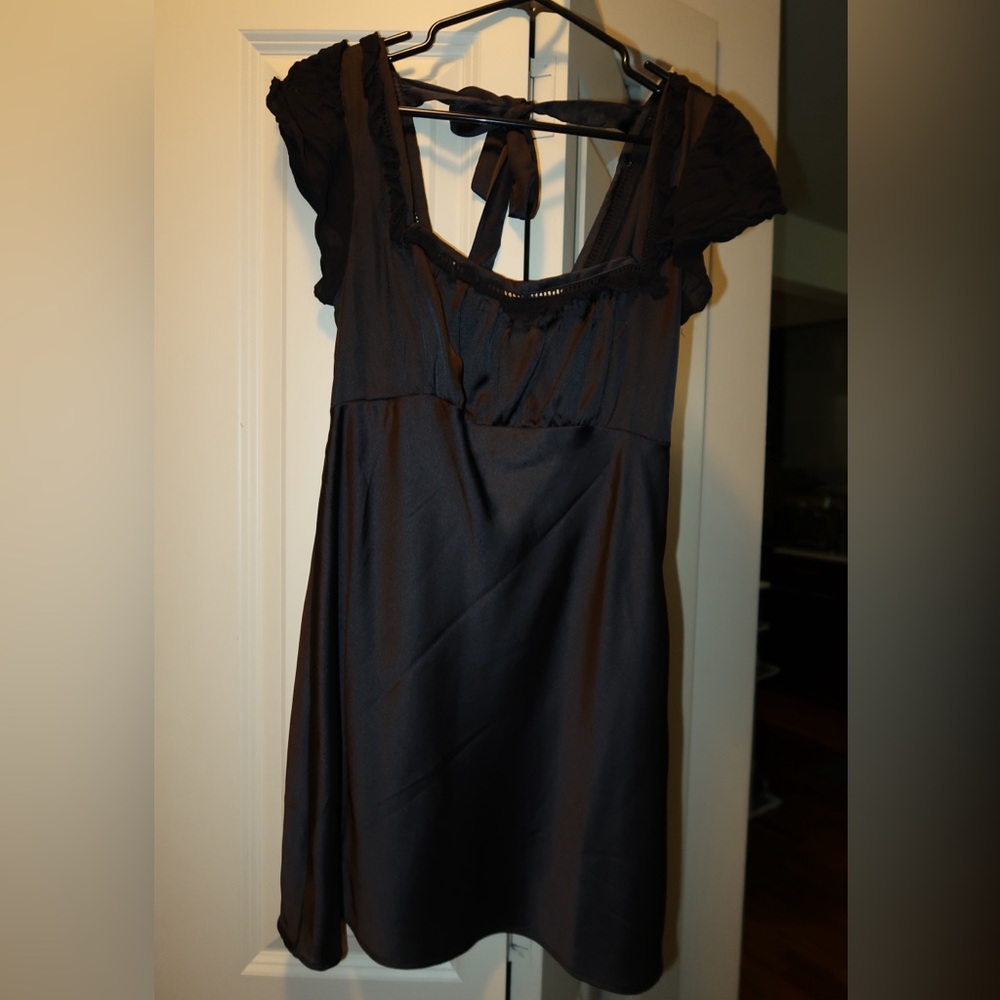 Black Sleeveless Dress
